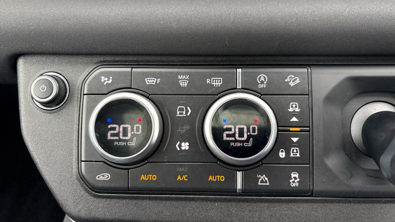 Land Rover Defender 3.0 D200 SE 110 5dr Auto Diesel Estate